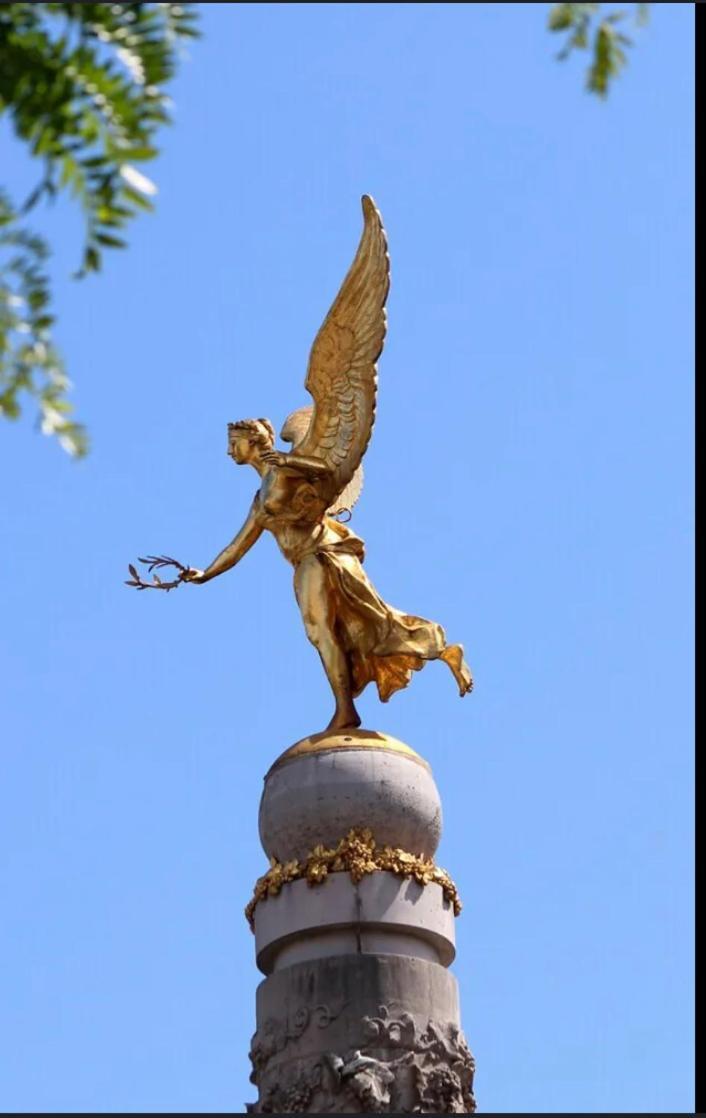 L'Ange Dore Reims Exteriör bild
